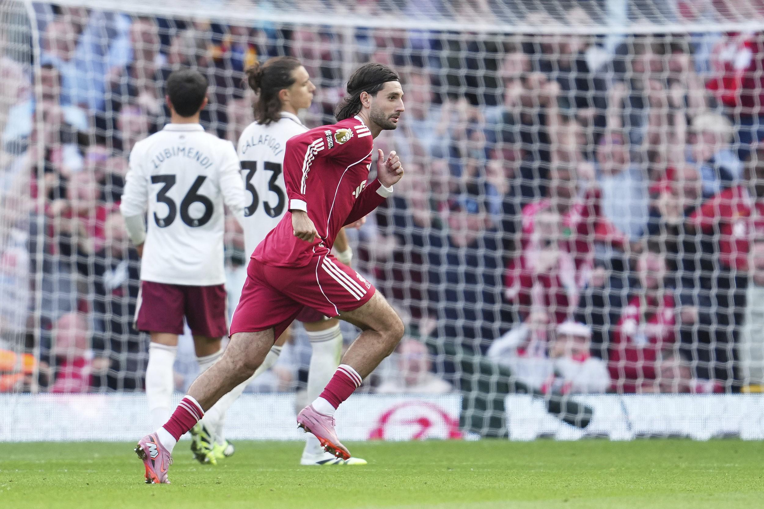 leyu乐鱼官网-强强对话击败阿森纳，本赛季英超仅剩利物浦保持全胜