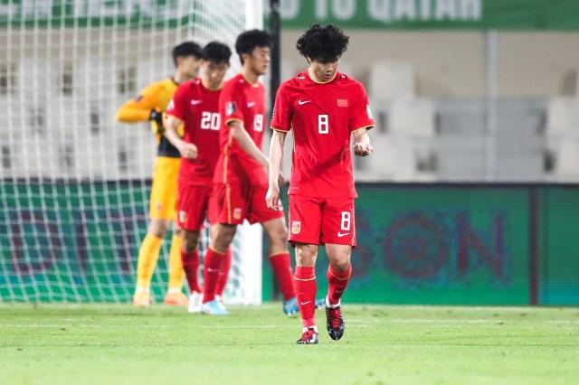 Yabo-国足重复犯错底线在哪儿？复刻中日战 头球成弱点