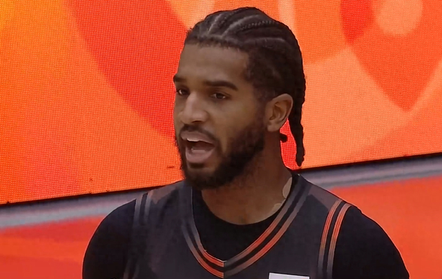 leyu乐鱼官网体育-高诗岩单节15分！山东男篮逆转黑马，克里斯低迷，两大功臣发威|鲍威尔|陈林坚|陶汉林|宁波|谢智杰_新浪体育_新浪新闻